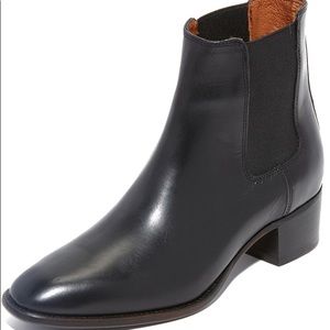 Frye Dara Black Leather Chelsea Boots 9.5